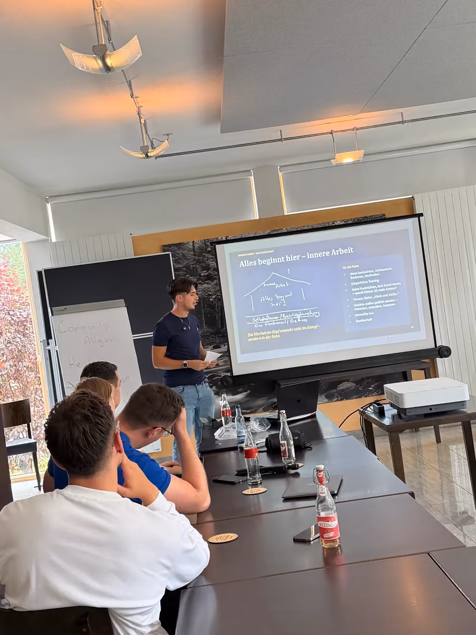 Ein Vortrag über persönliche Entwicklung beim Treffen der Community Allgäu.